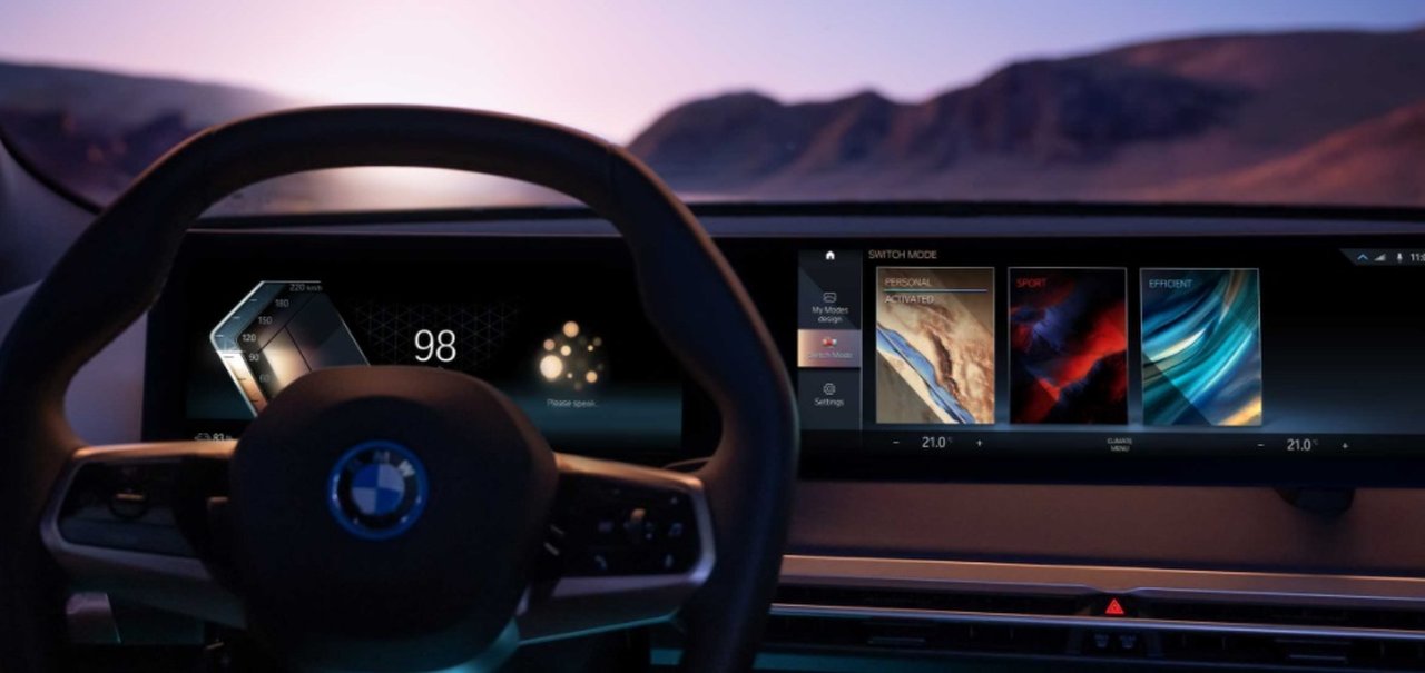 BMW apresenta novo painel curvo e sistema de navegação iDrive 8