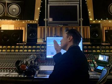 Elon Musk faz música sobre criptoarte e a vende… como criptoarte