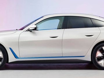 BMW revela i4, sedã elétrico com autonomia de até 590 km; confira