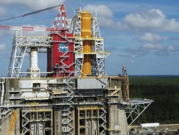 NASA confirma teste bem-sucedido do megafoguete SLS
