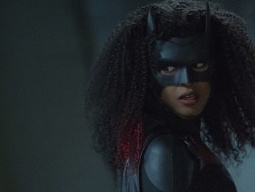 Batwoman: Mascará Negra aparece pela primeira vez na 2ª temporada (promo)