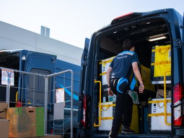 Amazon pede desculpas e admite que motoristas urinam em garrafas