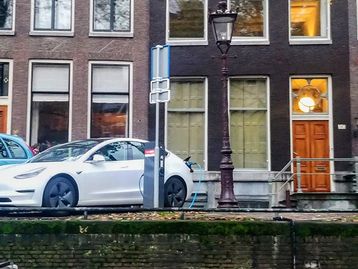 Holanda vai instalar 1,5 milhão de carregadores de carros elétricos