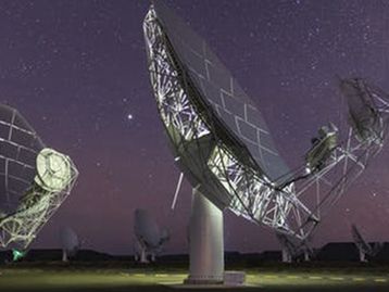Astrônomos revelam descoberta de duas radiogaláxias gigantes