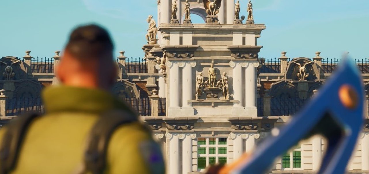 Jogador reconstrói mansão de Lara Croft em Fortnite