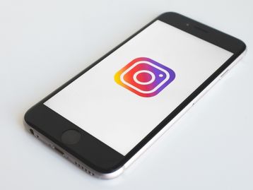 Instagram: influencers desrespeitam Ramadan e geram revolta