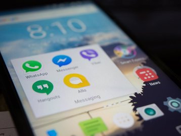 Sai o 0800, entram os canais de comunicação por mensagem