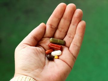 Suplementos vitamínicos diminuem o risco de contrair Covid-19?