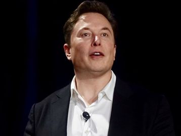Elon Musk diz que nova versão do Tesla Autopilot vai surpreender