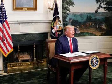 Donald Trump lança sua própria 'rede social', que na verdade é um blog
