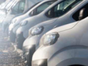 O que será dos carros a combustão com o domínio dos elétricos?