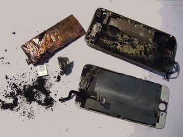 Homem processa Apple por bateria de iPhone 6 explodir em seu rosto
