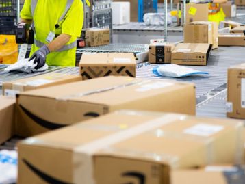 Amazon: esquema de comentários falsos envolve mais de 200 mil pessoas
