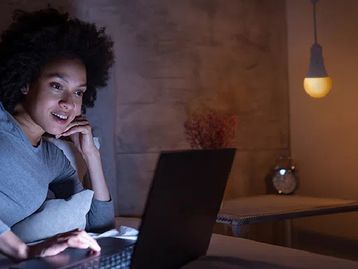 Conheça todas as opções de Smart Lâmpada Positivo