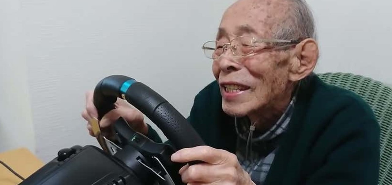 Sem idade: youtuber de 93 anos mostra que curte jogos de corrida