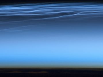 NASA: missão revela formação de nuvens brilhantes no céu noturno