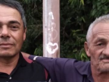 Homem reencontra o pai com a ajuda de app de envelhecimento