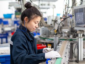 Fábricas voltam à China após aumento da Covid na Índia e no Vietnã