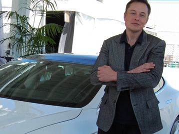Elon Musk explica o motivo dos aumentos de preço em carros da Tesla