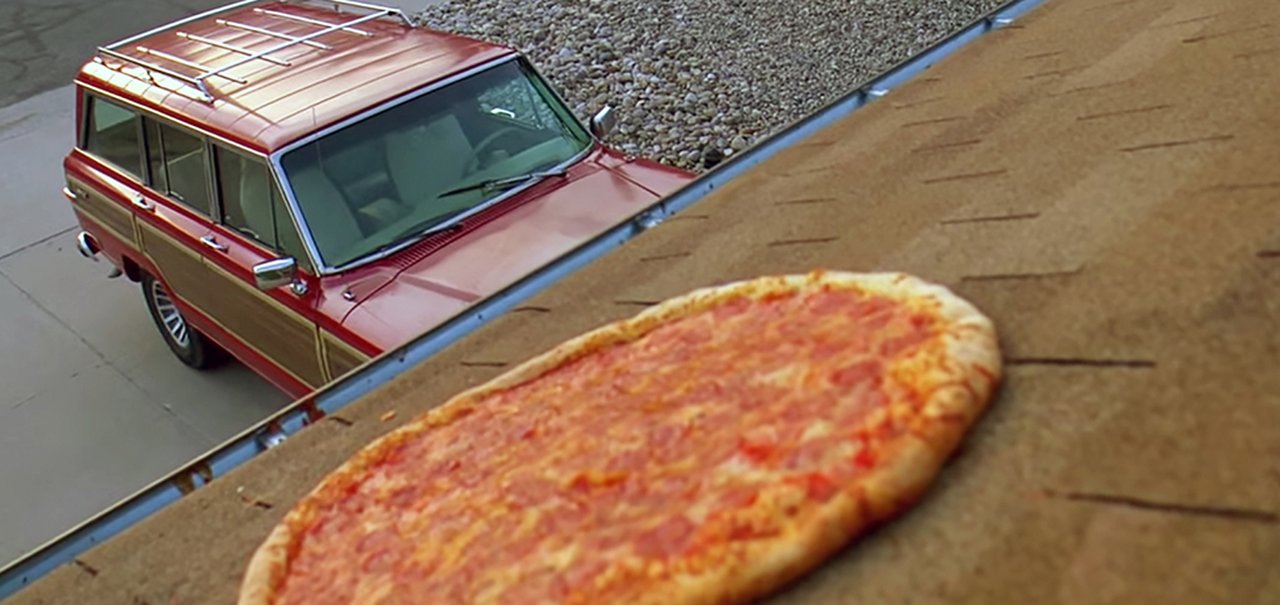 Breaking Bad: dona da casa da série cansou de pizzas no telhado