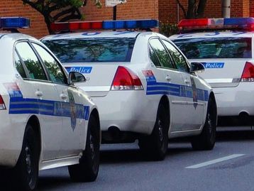 FBI vendeu celulares 'grampeados' para monitorar criminosos
