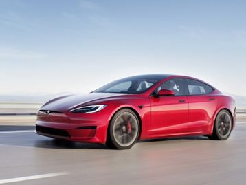 Tesla lança Model S Plaid, sedã elétrico mais veloz da marca