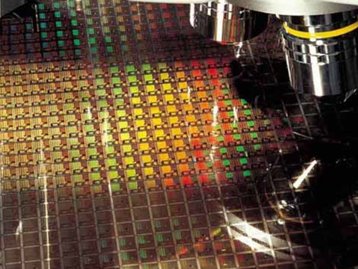Crise dos chips: TSMC deve priorizar Apple e montadoras de carros