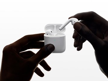Homem engole AirPod e assusta médicos nos Estados Unidos
