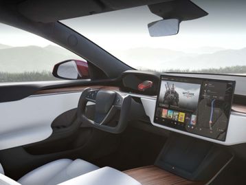 Musk admite: criar piloto automático é mais difícil que o esperado