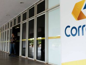 Correios: governo pretende privatizar 100% da estatal