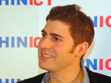 Eduardo Saverin se torna o novo brasileiro mais rico do mundo