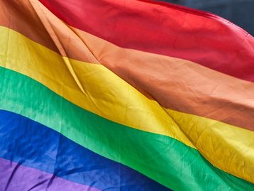 Rede social chinesa WeChat bane contas de conteúdo LGBTQIA+