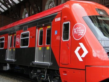 Feriado de 9 de julho em SP muda operação de ônibus, trens e metrô