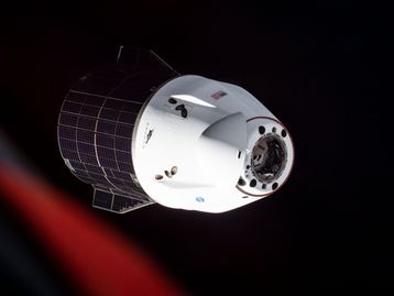 SpaceX: missão com a Dragon traz materiais de pesquisa do espaço