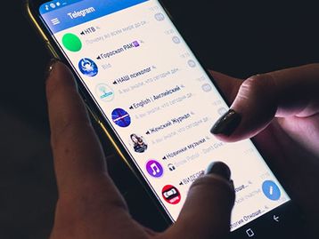 Internet tem 4,66 bilhões de usuários ativos em 2021, diz estudo