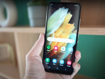 Galaxy S21 Ultra pirata mente em especificações e tem câmera fake