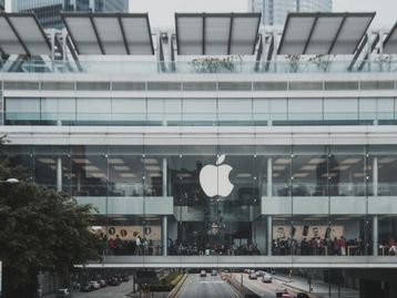Apple supera previsões e registra lucro trimestral recorde