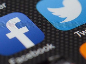 Facebook exige que funcionários vacinados usem máscaras nos EUA