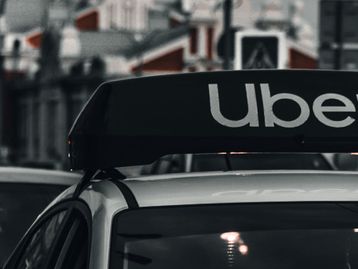 Uber se recupera aos poucos, mas ainda perde dinheiro com serviços