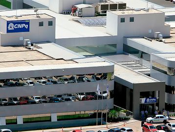 Apagão da CNPq pausa editais, bolsas e prestações de conta