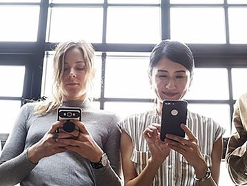 Acesso à internet chega a 83% dos lares brasileiros, diz pesquisa