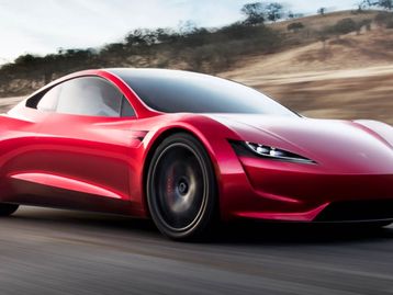 Novo Tesla Roadster será lançado em 2023, promete Elon Musk