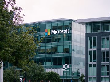 Microsoft: funcionários não têm data para voltar aos escritórios