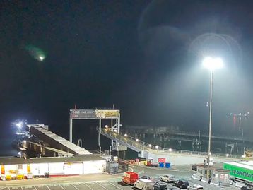 Meteoro ilumina a noite da Inglaterra e França; veja os vídeos