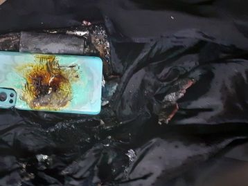 OnePlus Nord 2 explode dentro de casaco de advogado na Índia