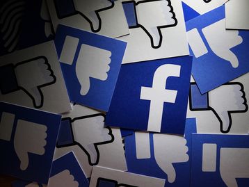 Facebook protege celebridades da moderação padrão, diz jornal
