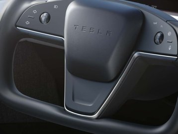 Piloto automático da Tesla distrai motoristas, diz estudo