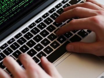 Provedor de sites da extrema-direita confirma vazamento de dados
