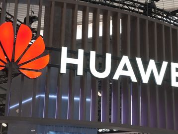 Executiva da Huawei é liberada após quase três anos de prisão