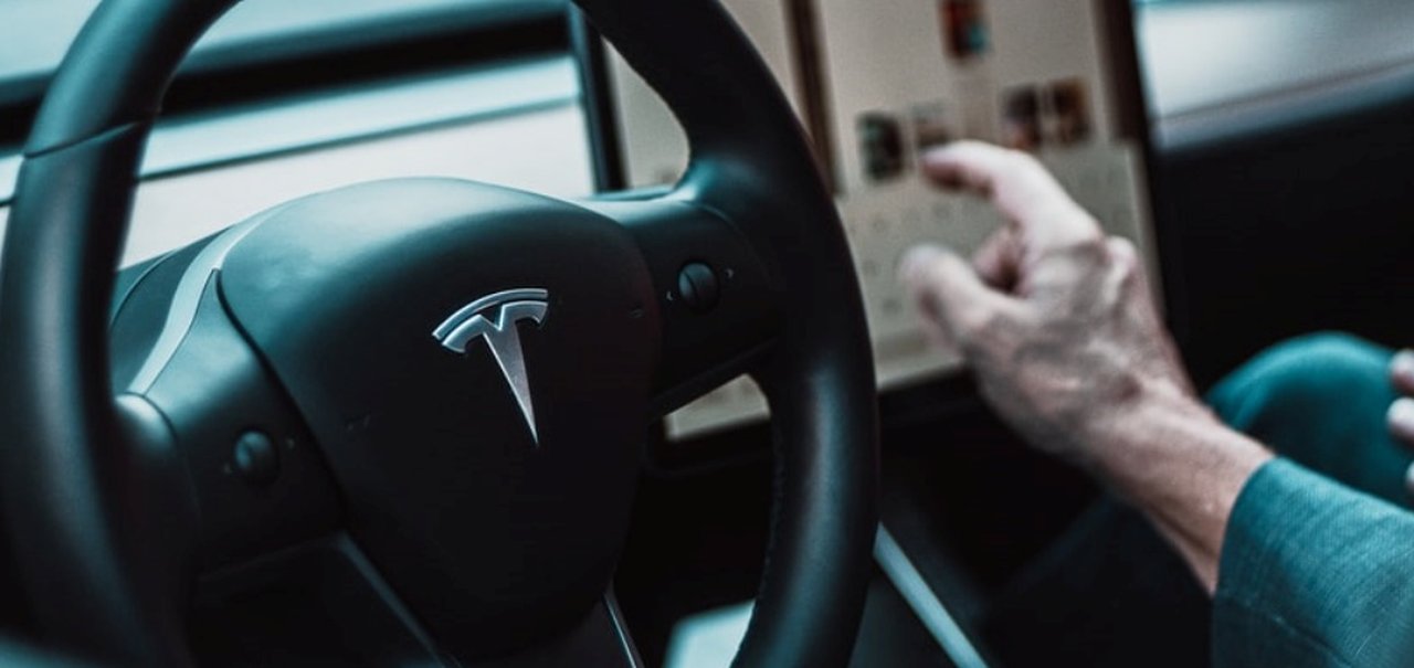 Tesla processa cliente por difamação nas redes sociais